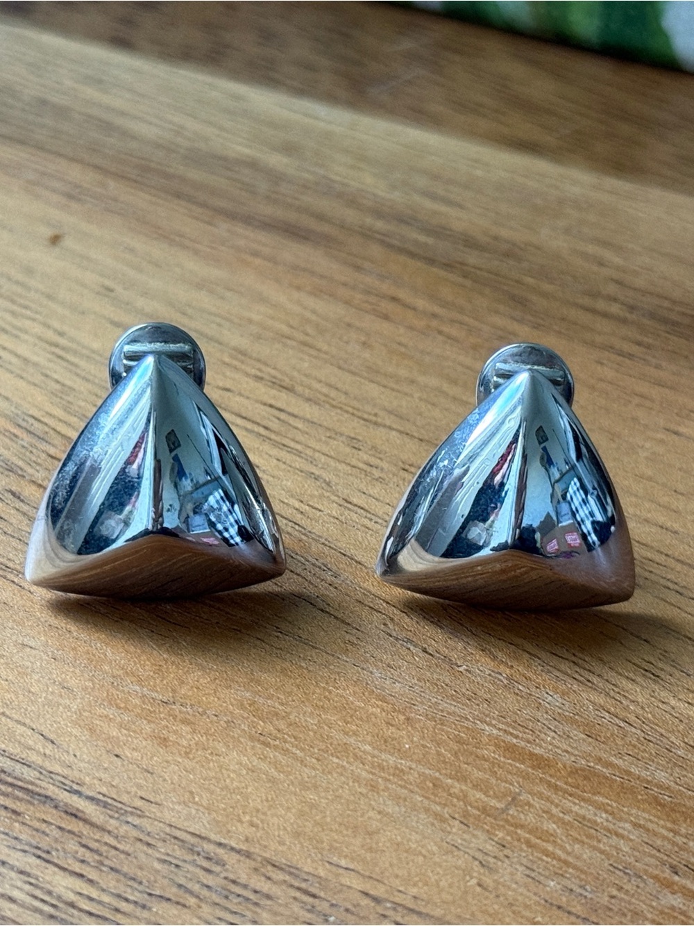 vintage signed Monet modern geometric puffed triangle clip-on earrings retro 80s